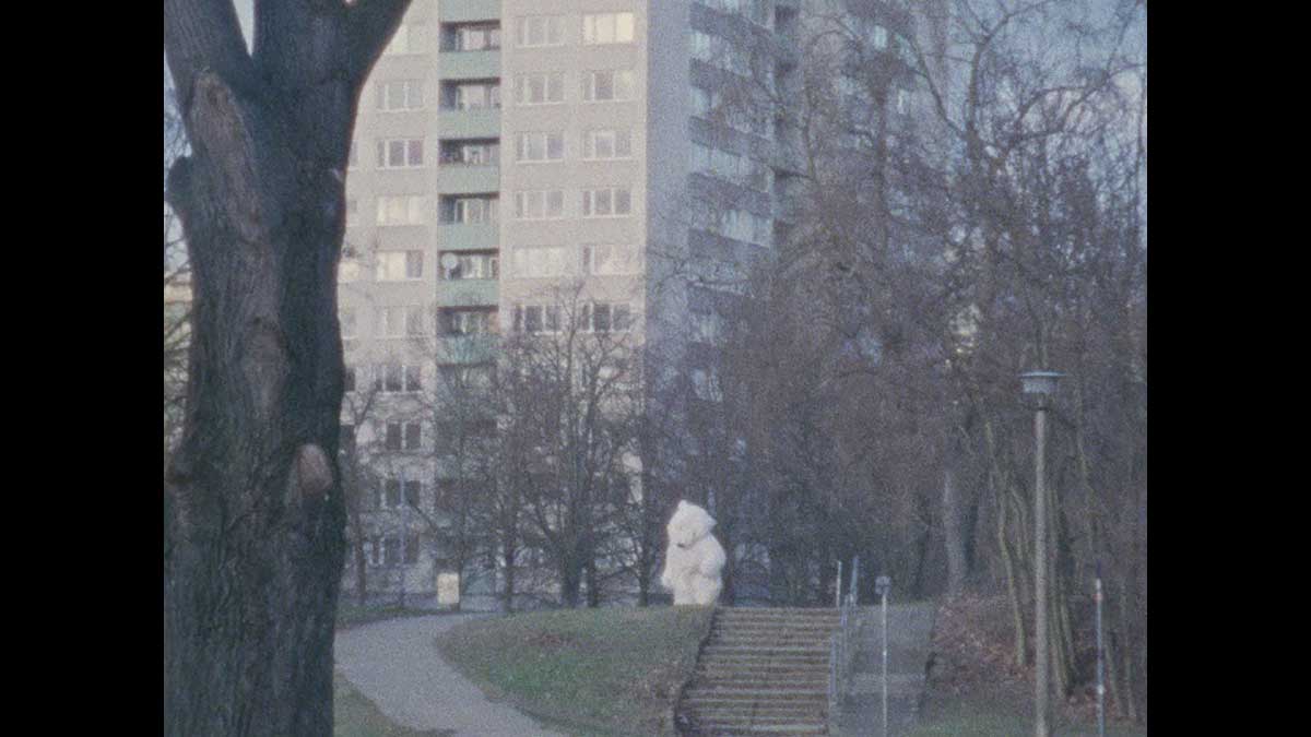 Inflatable bear, hourly