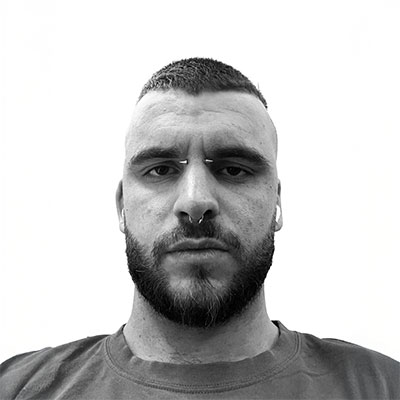 Violencia Ilegal director