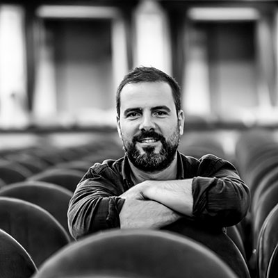 La hora escrita director