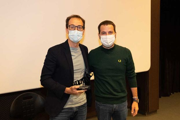 Javier Marco recibió ayer sábado el Caballo de Soria al Mejor Cortometraje Nacional por su obra ‘A la cara’. 