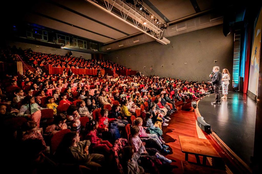 Proyección de Escuela y Cine